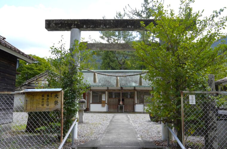 夏の新豊根ダムを訪ねる